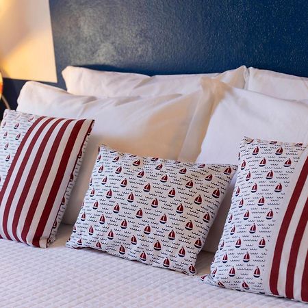 Villa Curiazzi Guesthouse Viale La Pelosa 16 สตินติโน ภายนอก รูปภาพ