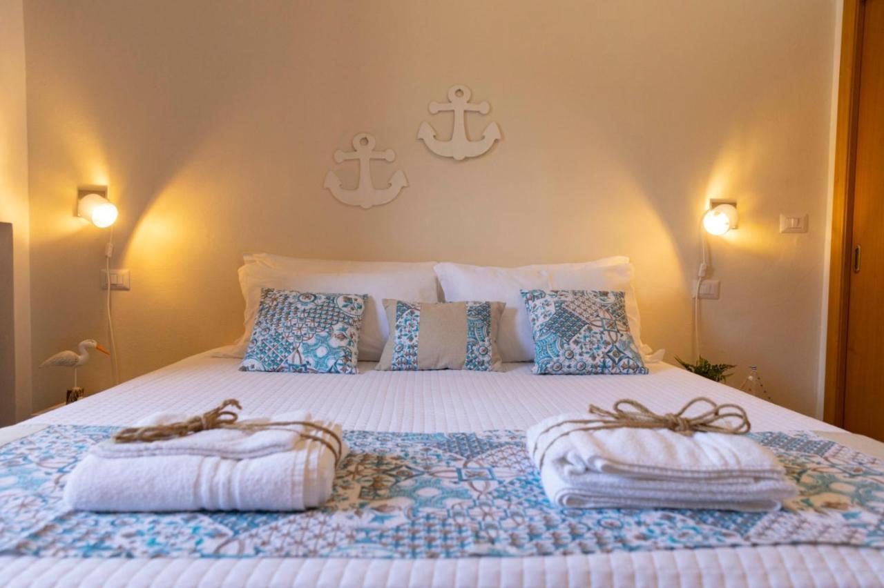 Villa Curiazzi Guesthouse Viale La Pelosa 16 สตินติโน ภายนอก รูปภาพ