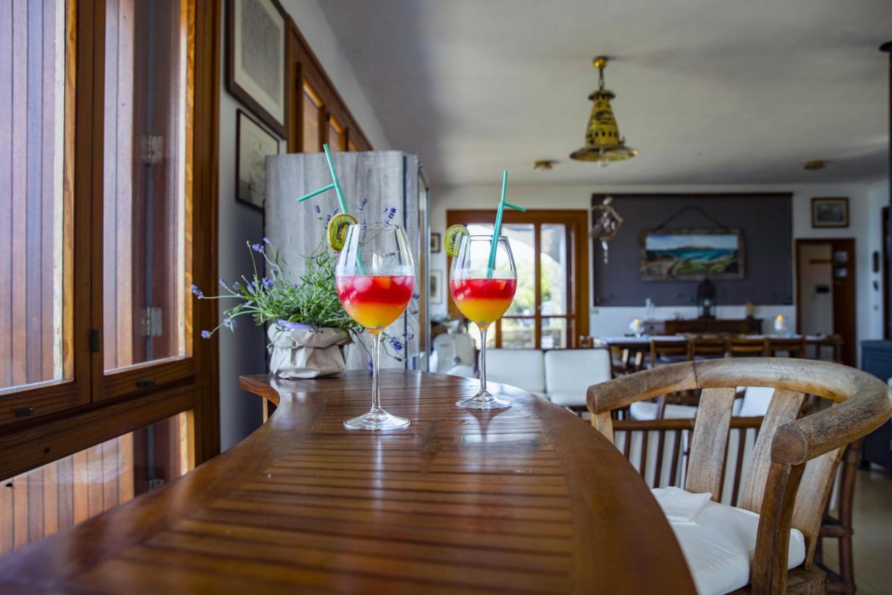 Villa Curiazzi Guesthouse Viale La Pelosa 16 สตินติโน ภายนอก รูปภาพ