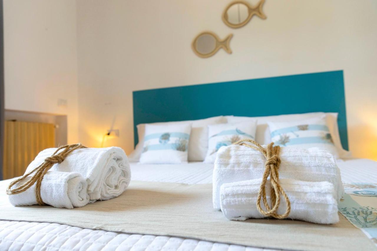 Villa Curiazzi Guesthouse Viale La Pelosa 16 สตินติโน ภายนอก รูปภาพ