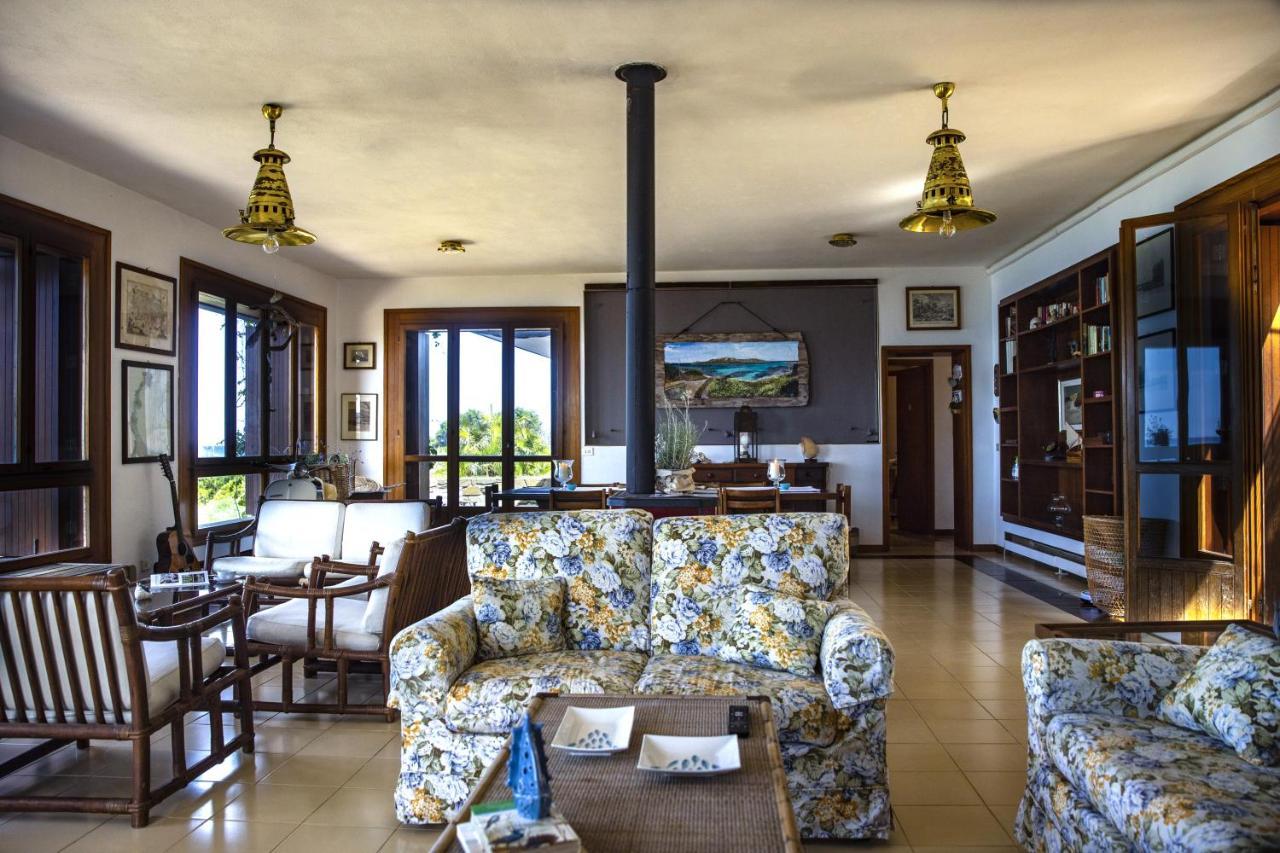 Villa Curiazzi Guesthouse Viale La Pelosa 16 สตินติโน ภายนอก รูปภาพ